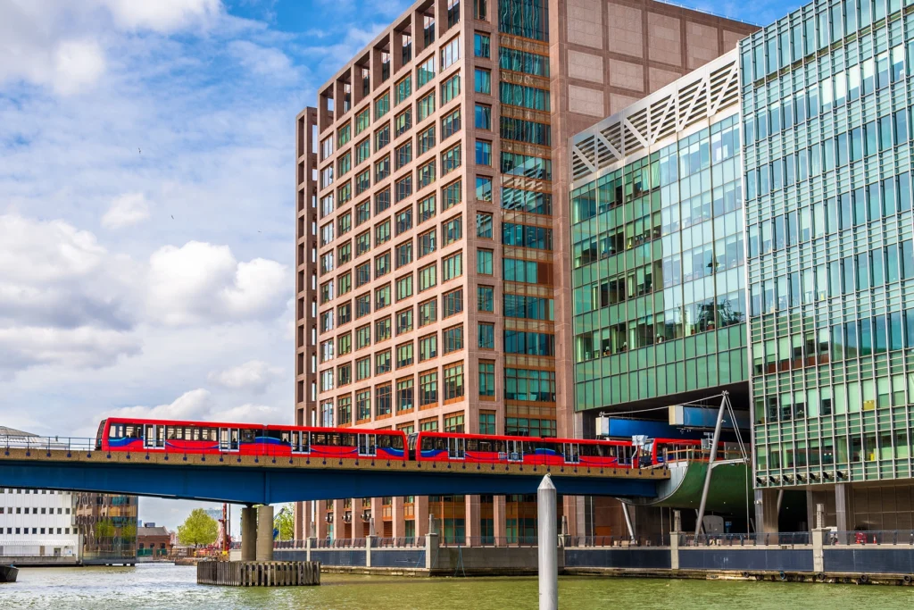 De Docklands Light Railway in Londen