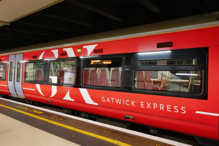 Gatwick Express trein van luchthaven van Gatwick naar het centrum van Londen