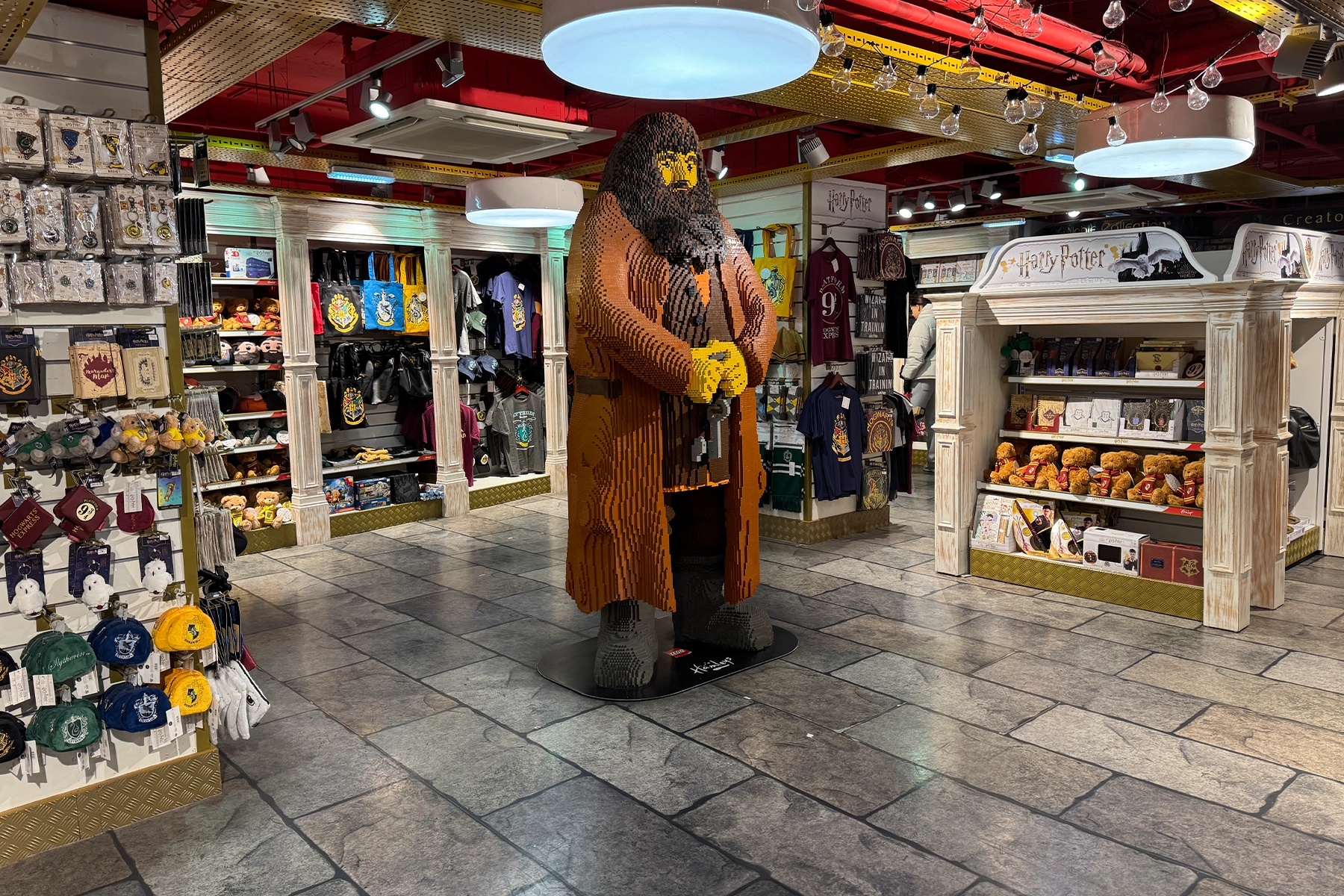 Harry Potter in de Hamleys speelgoedwinkel in Londen