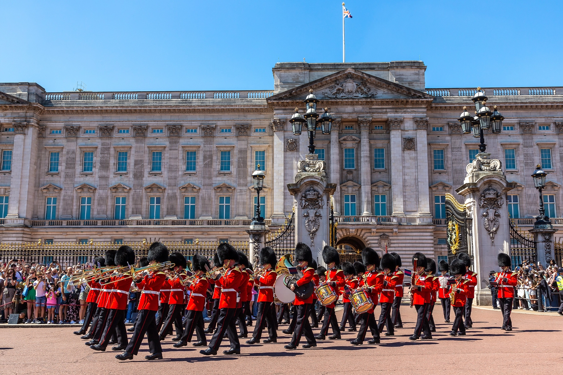 Wisseling van de wacht bij Buckingham Palace